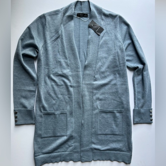 sweater - Picture 1 of 4